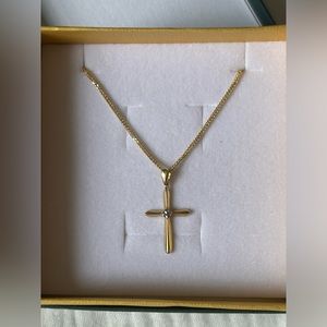 18k Gold Cross Necklace